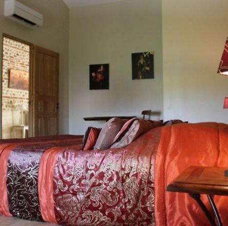 Terre De Garance Bed & Breakfast Lagardelle-sur-Lèze Стая снимка
